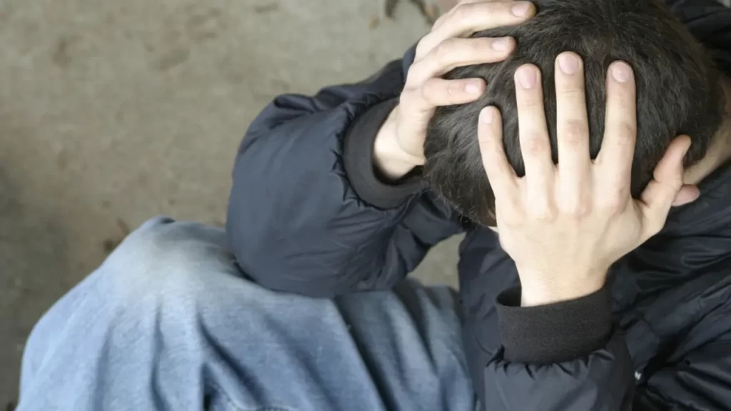 Crise dos 30. Só de ler isso, já bate um certo desconforto? Se você é homem e chegou nessa fase com a sensação de que está atrasado, travado ou simplesmente perdido
